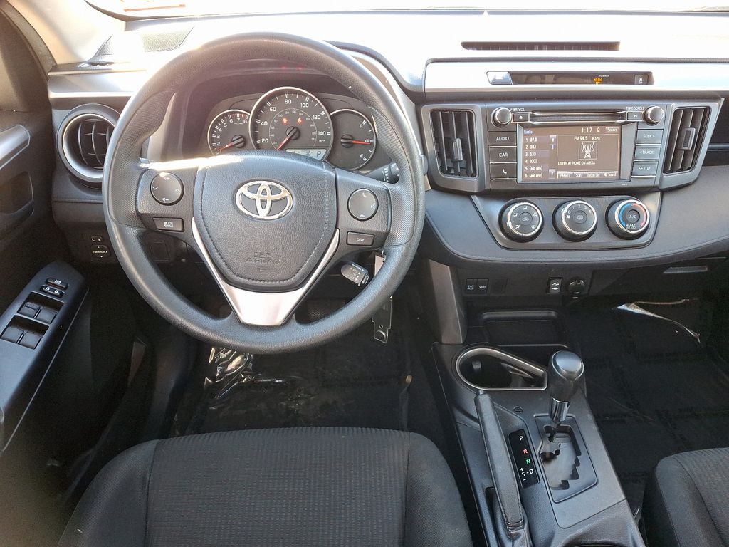 2016 Toyota RAV4 LE 11