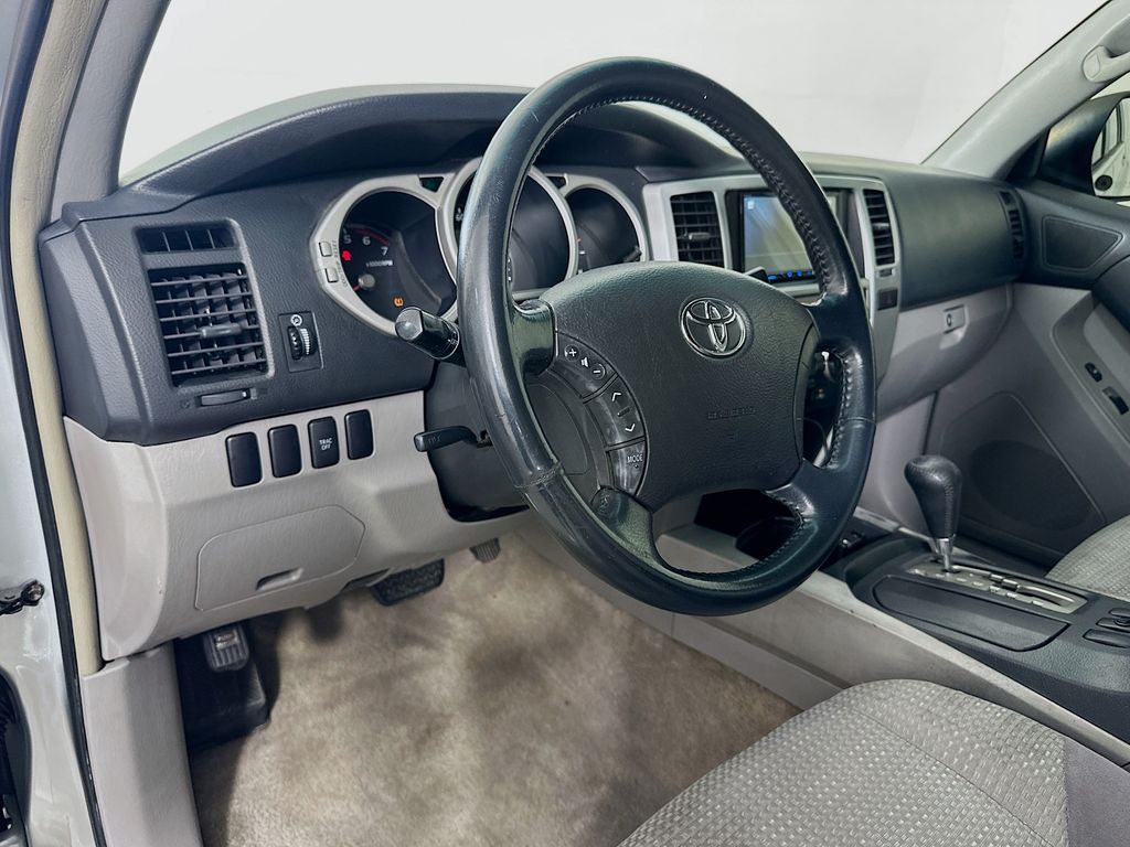 Thumbnail: 2004 Toyota 4Runner - 9