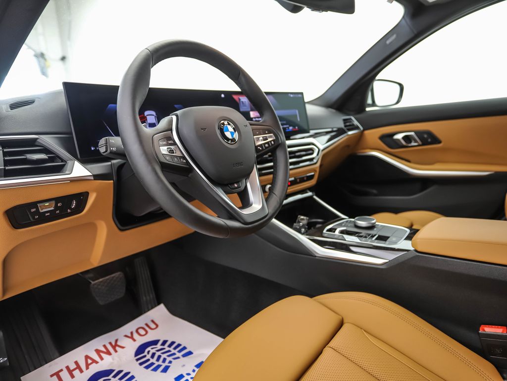Thumbnail: 2024 BMW 3 Series - 10