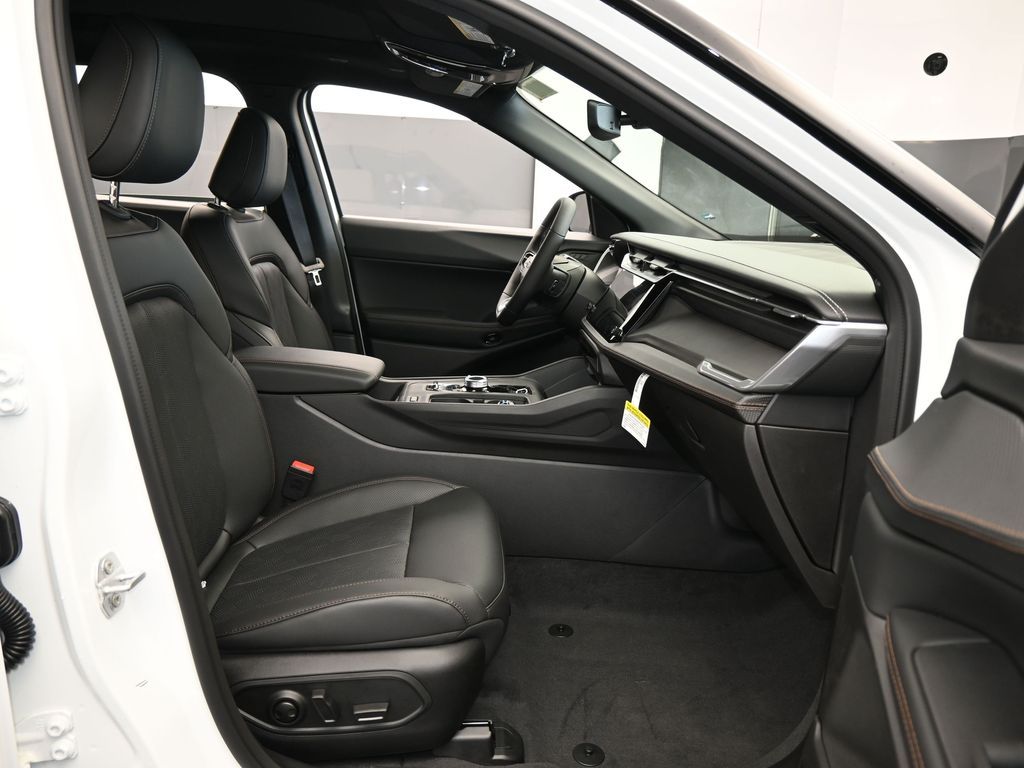 New 2026 Bright White Clearcoat Jeep Overland image 42