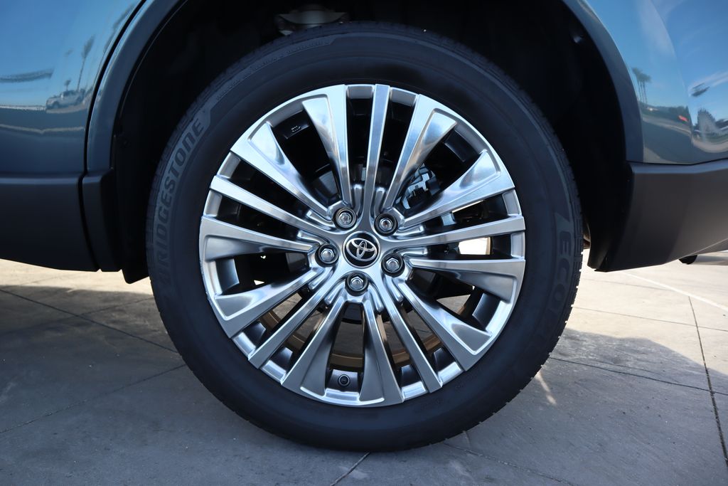 Thumbnail: 2024 Toyota Venza - 29