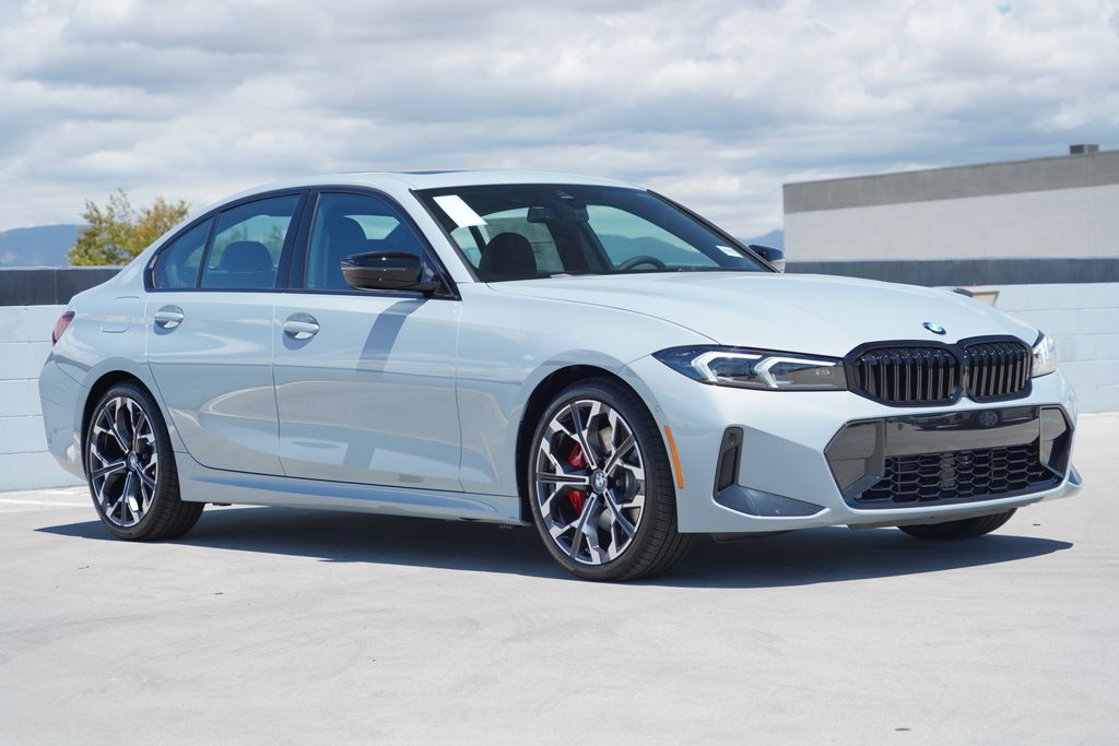 Thumbnail: 2026 BMW 3 Series - 3