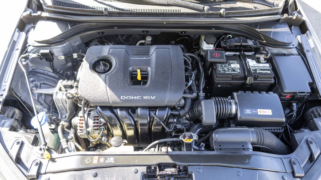 Used 2017 Hyundai Elantra SE 4D Sedan