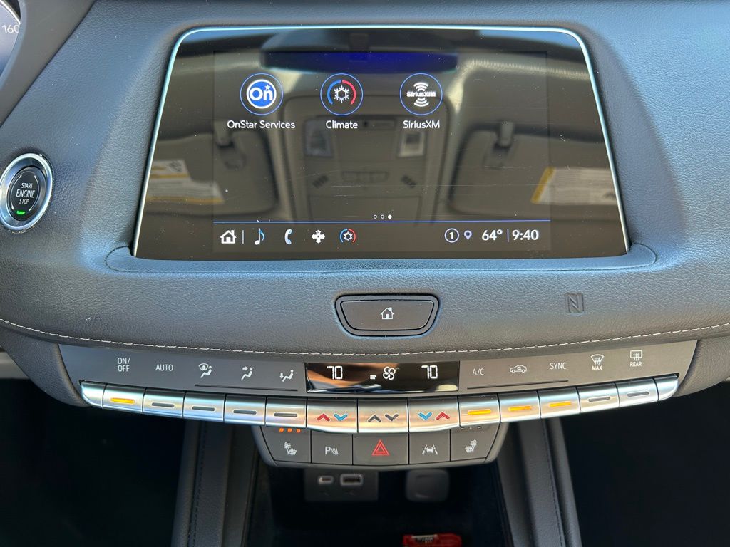 Thumbnail: 2021 Cadillac XT4 - 31