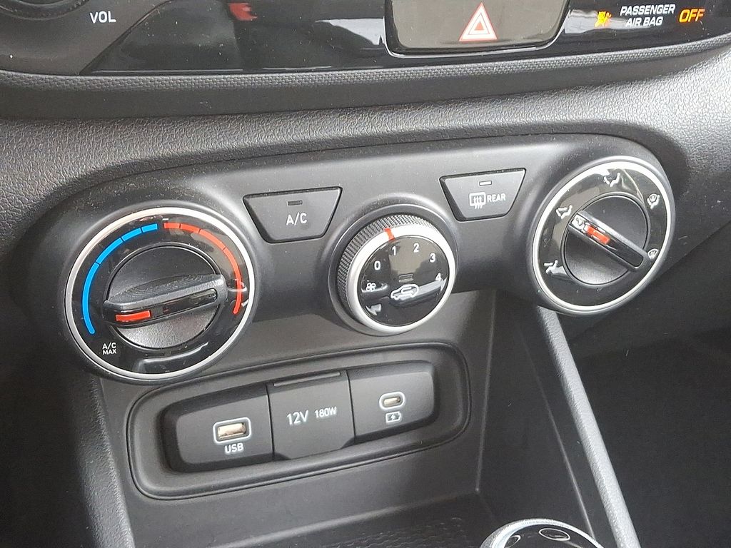 Thumbnail: 2023 Hyundai Venue - 16