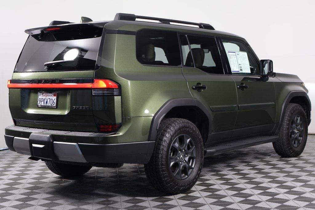 Thumbnail: 2024 Lexus GX - 4