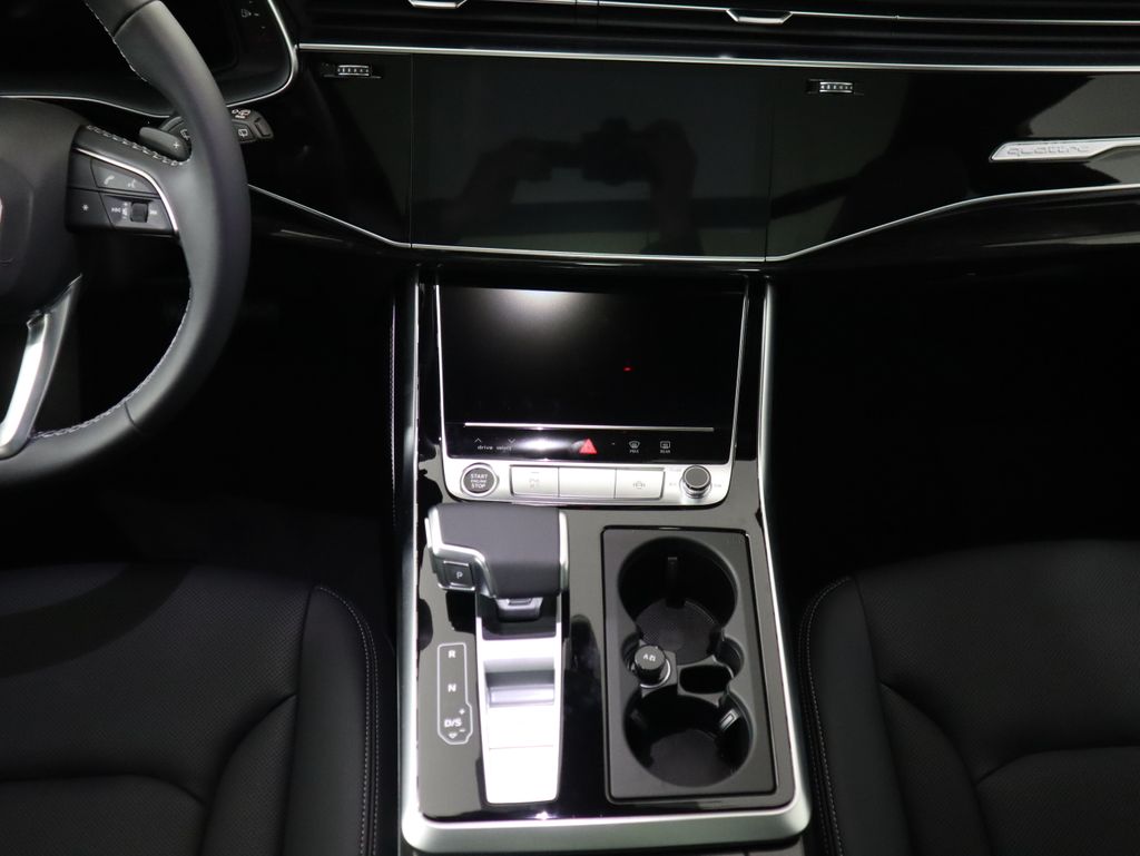 Thumbnail: 2026 Audi Q7 - 16