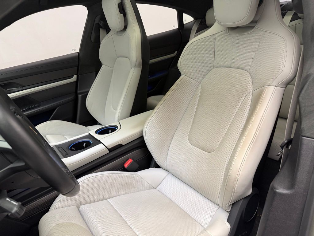 Thumbnail: 2022 Porsche Taycan - 5