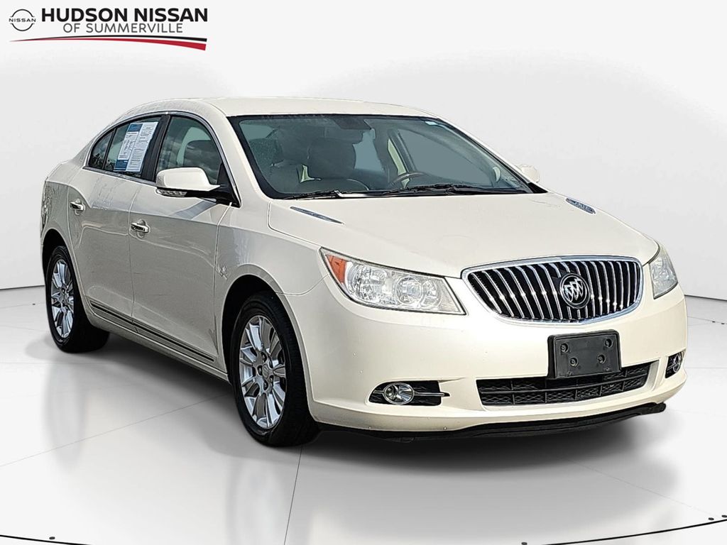 White Diamond Clearcoat 2013 Buick LaCrosse Sedan 6-Speed Automatic