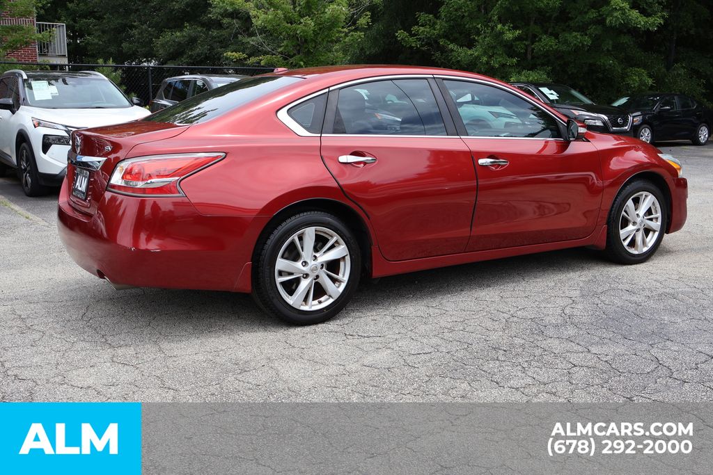 Used 2015 Red Nissan 2.5 SV image 6