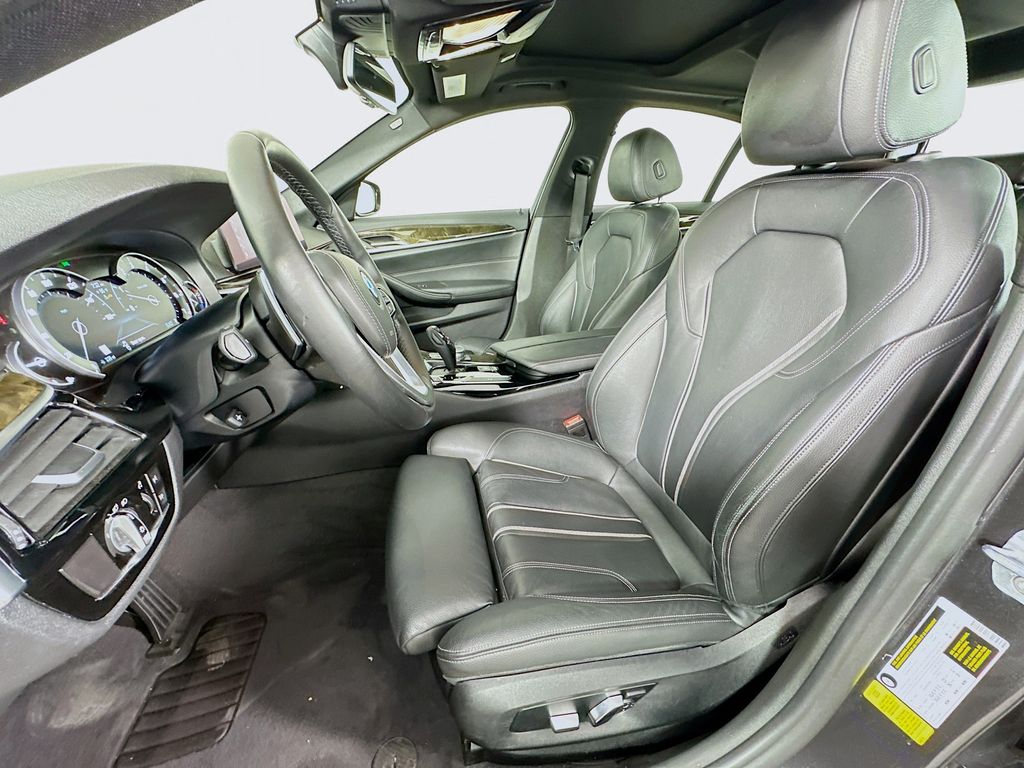 Thumbnail: 2019 BMW 5 Series - 21