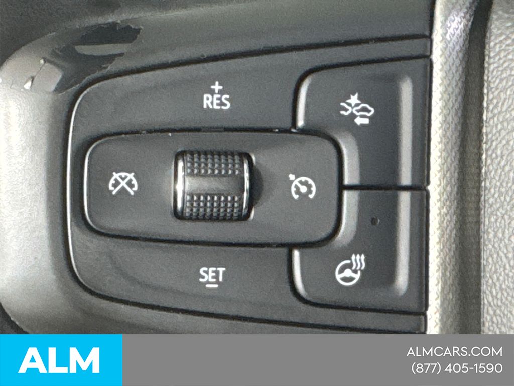 Used 2024 White GMC Denali image 28