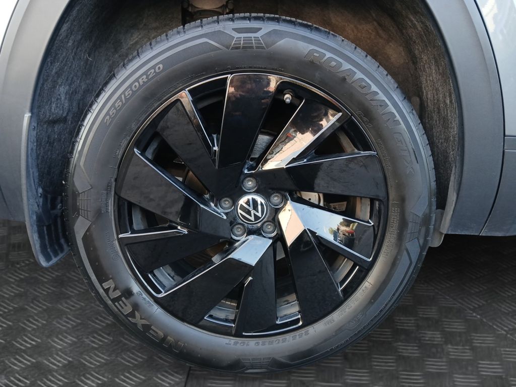 Used Car 2024 Volkswagen Atlas  2.0t Se W/technology For Sale Under $30,000 In Austin, Texas