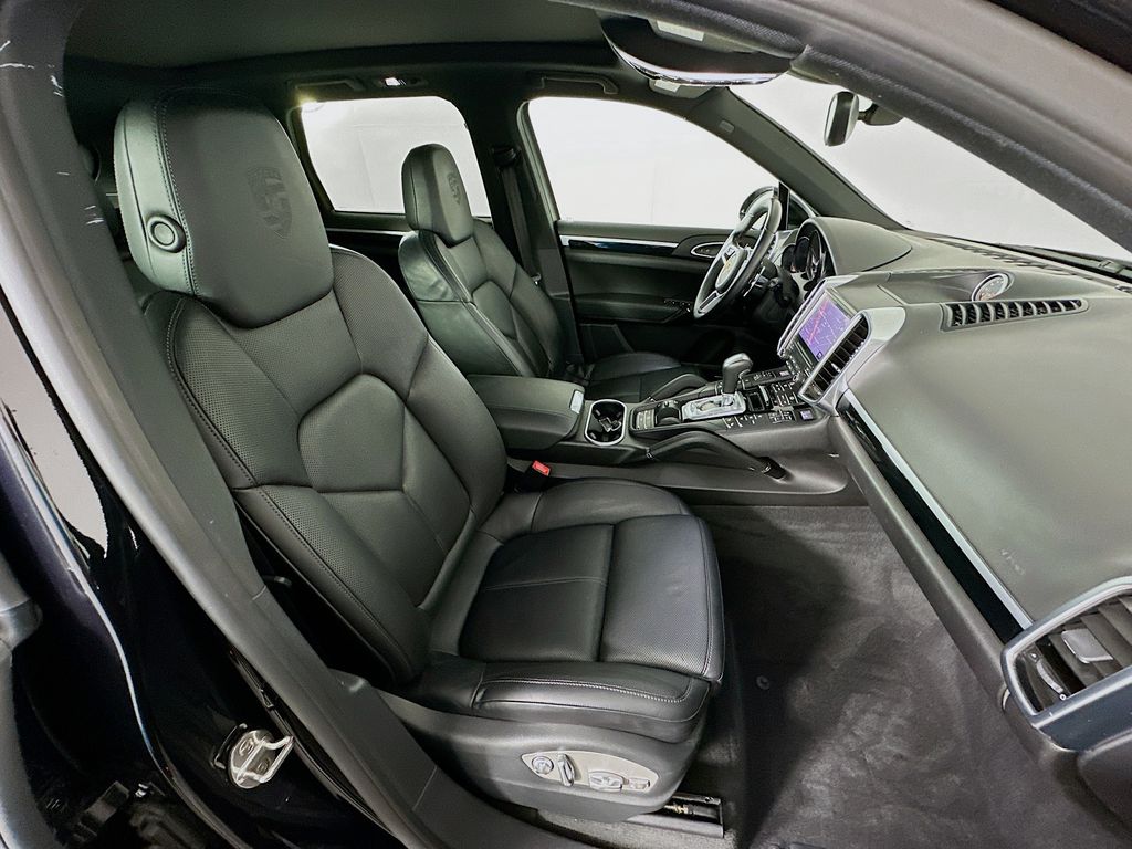 Thumbnail: 2017 Porsche Cayenne - 29