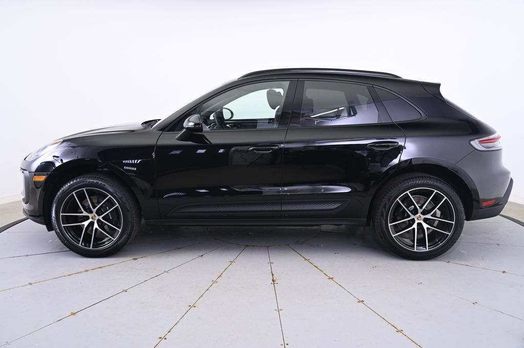 Thumbnail: 2025 Porsche Macan - 2