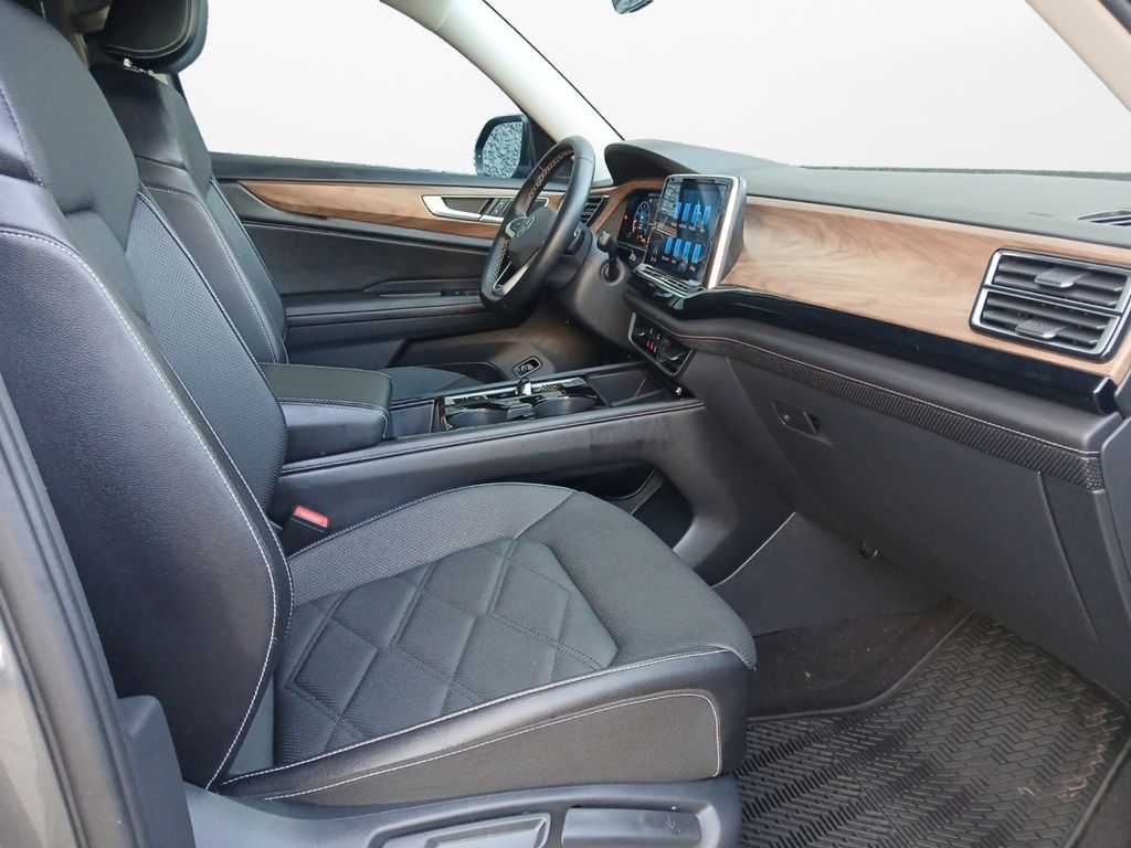 Used Car 2024 Volkswagen Atlas  2.0t Se W/technology For Sale Under $30,000 In Austin, Texas