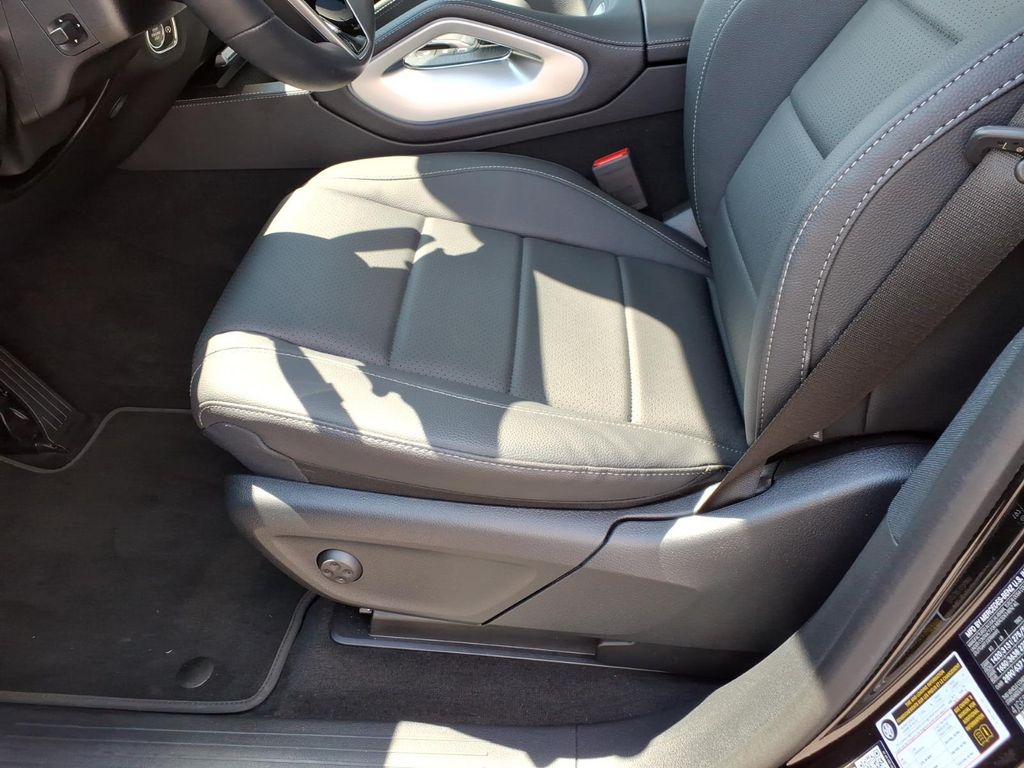 Certified Used 2026 Obsidian Black Metallic Mercedes-Benz GLE 350 image 15