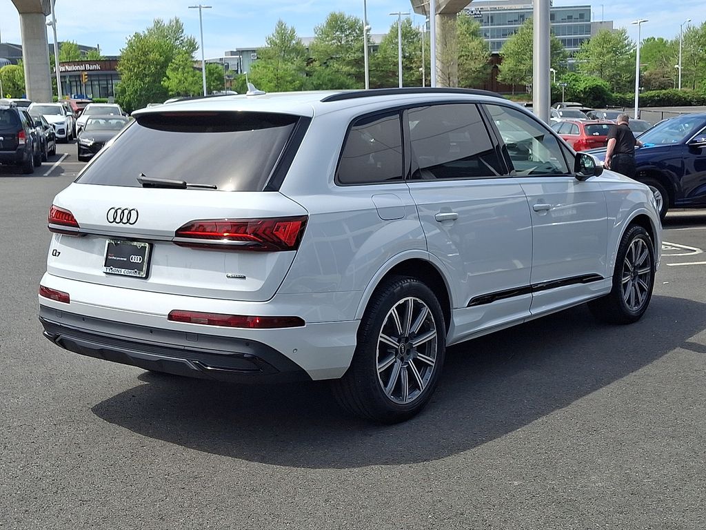 Thumbnail: 2022 Audi Q7 - 4