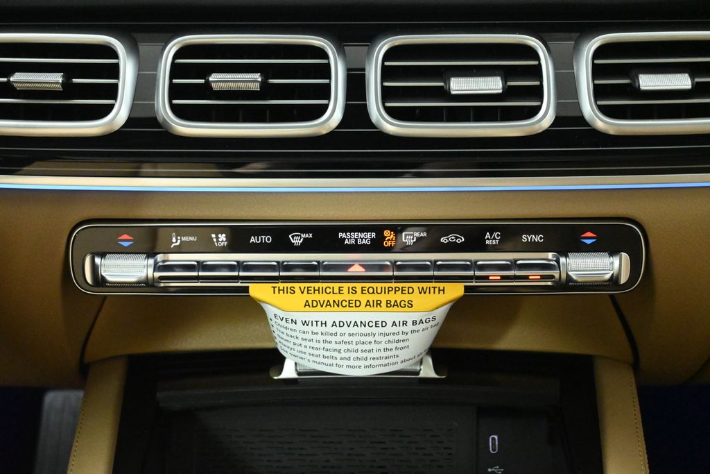 Thumbnail: 2026 Mercedes-Benz GLE - 18