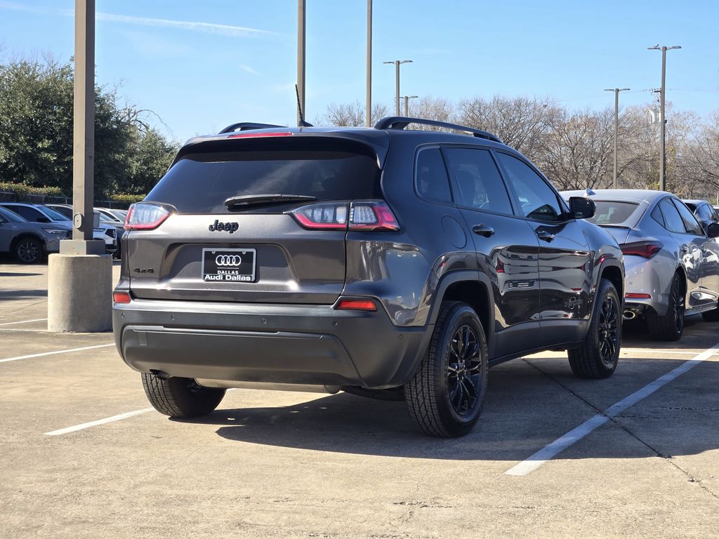 used 2023 Jeep Cherokee car, priced at $21,392