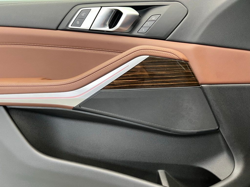 Thumbnail: 2023 BMW X5 - 21