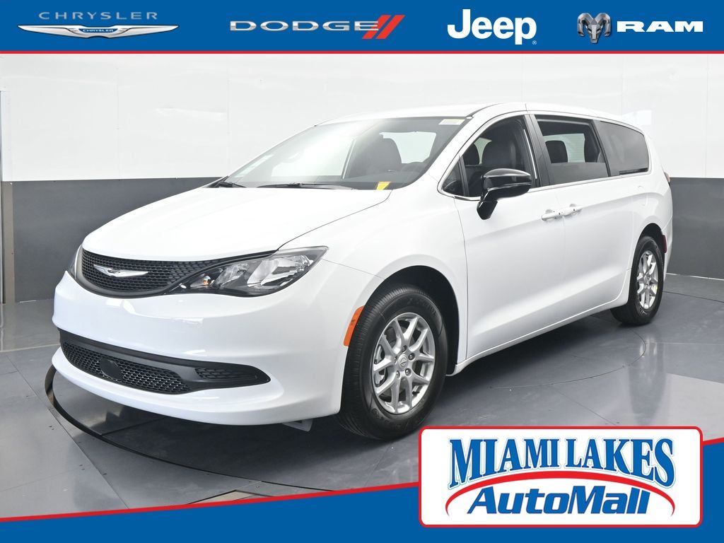 2026 Chrysler Voyager LX's photo