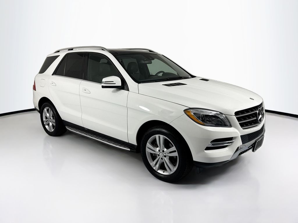 Thumbnail: 2015 Mercedes-Benz M-Class - 3