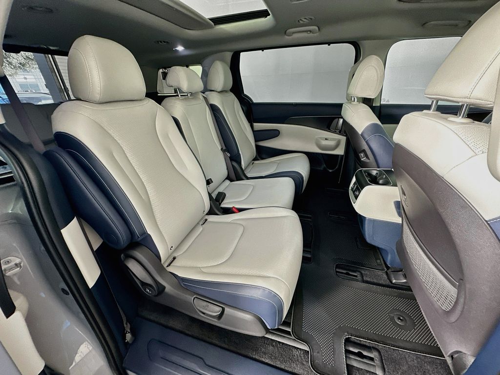 Thumbnail: 2026 Kia Carnival - 29
