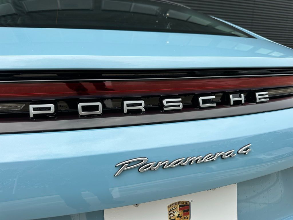 Thumbnail: 2026 Porsche Panamera - 12