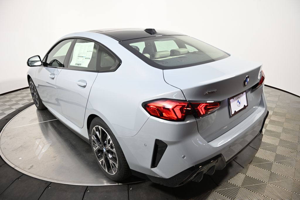 Thumbnail: 2026 BMW 2 Series - 3