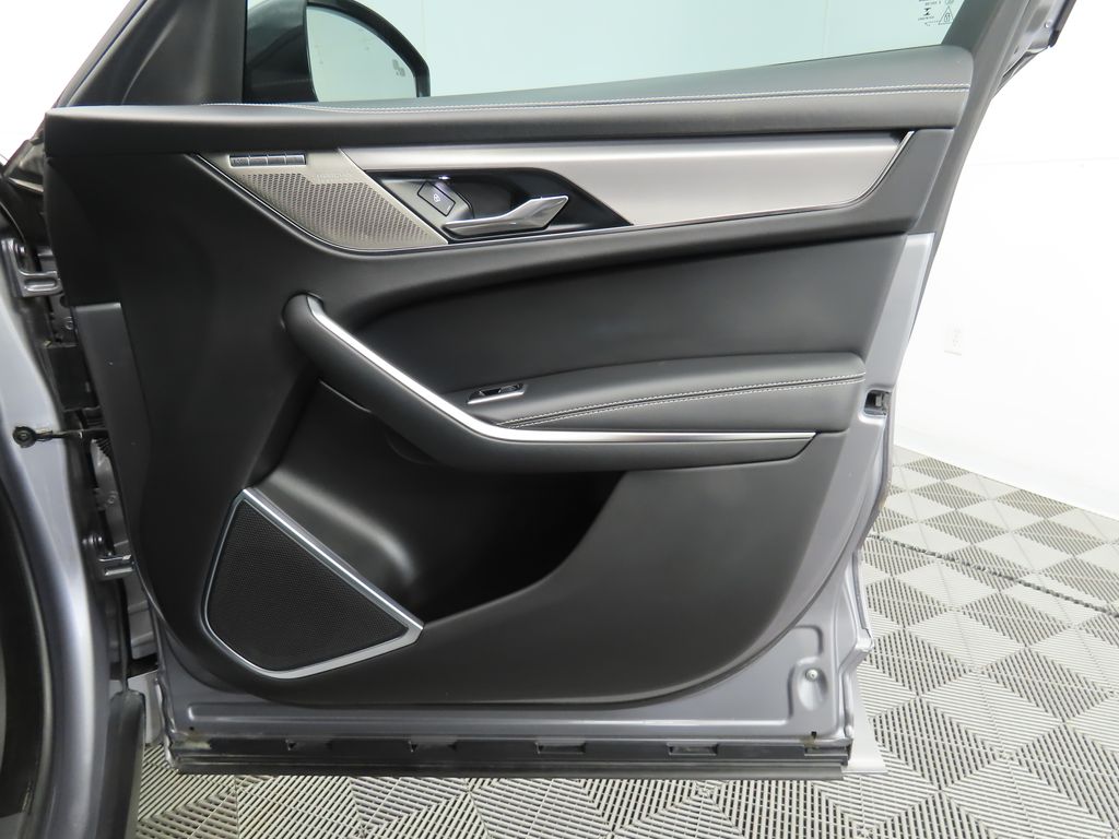 Thumbnail: 2021 Jaguar F-Pace - 23