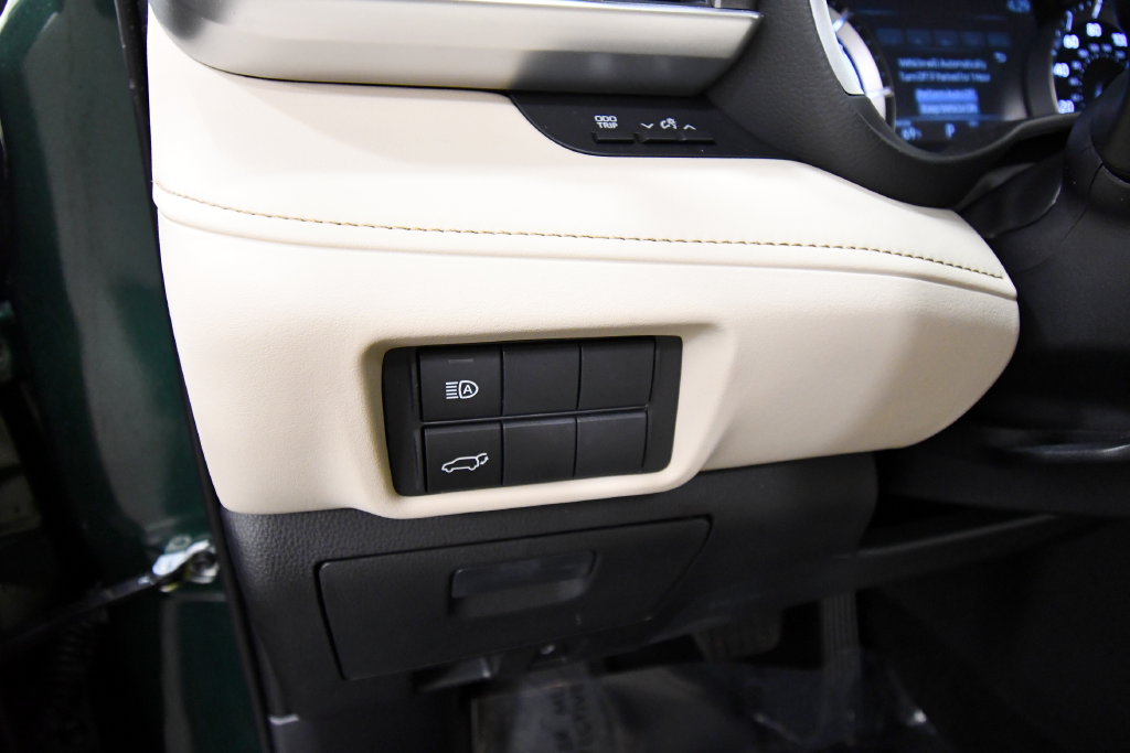 Used 2025 Toyota Highlander Hybrid SUV