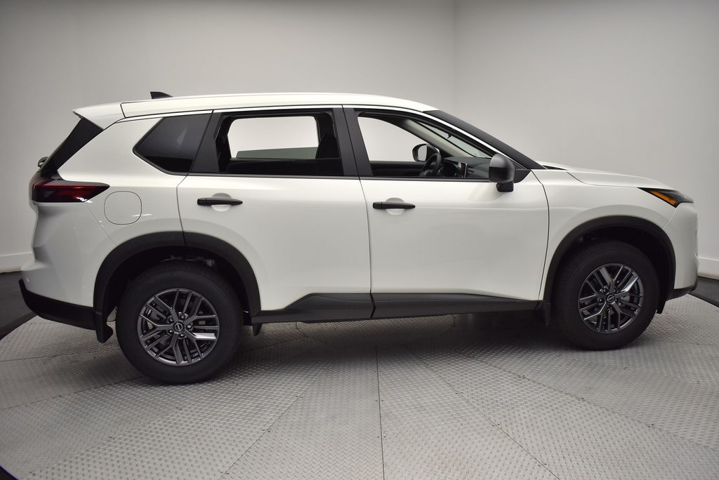 2025 Nissan Rogue S 4