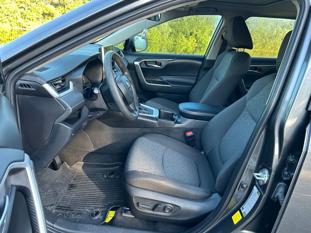 2023 Toyota RAV4 XLE 13