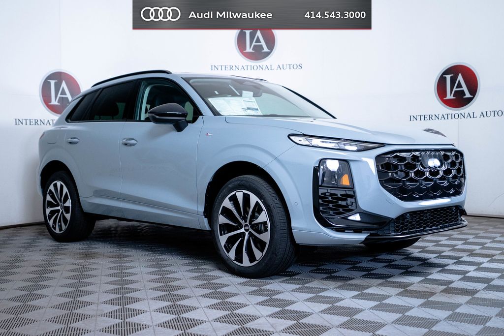 Arrow Gray Pearl Effect 2026 Audi Q3 SUV / Crossover All-Wheel Drive 7-Speed Automatic