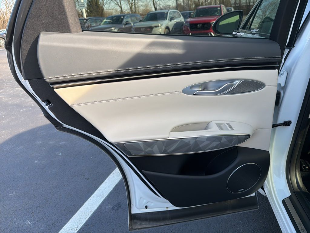 Thumbnail: 2025 Genesis GV70 - 21