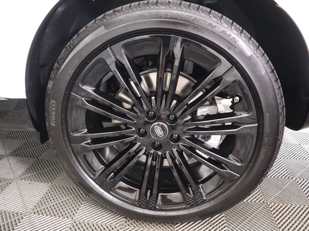 Thumbnail: 2025 Land Rover Range Rover - 32