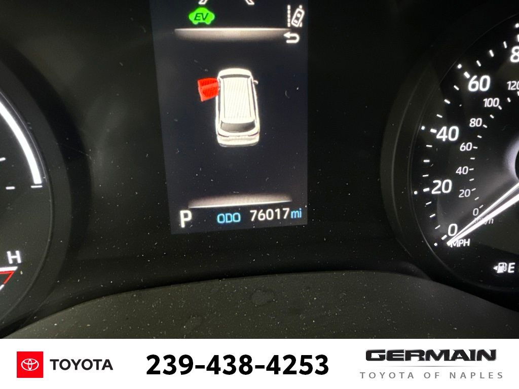 Used 2022 Silver Toyota XLE image 18