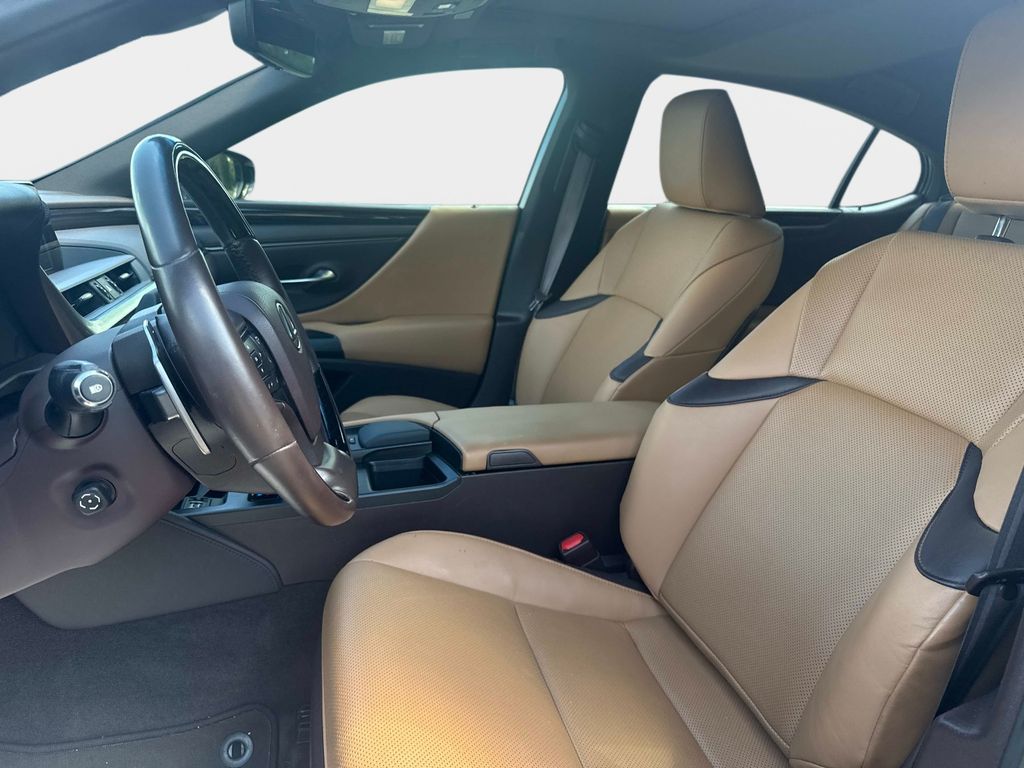 Used 2020 Lexus ES Sedan