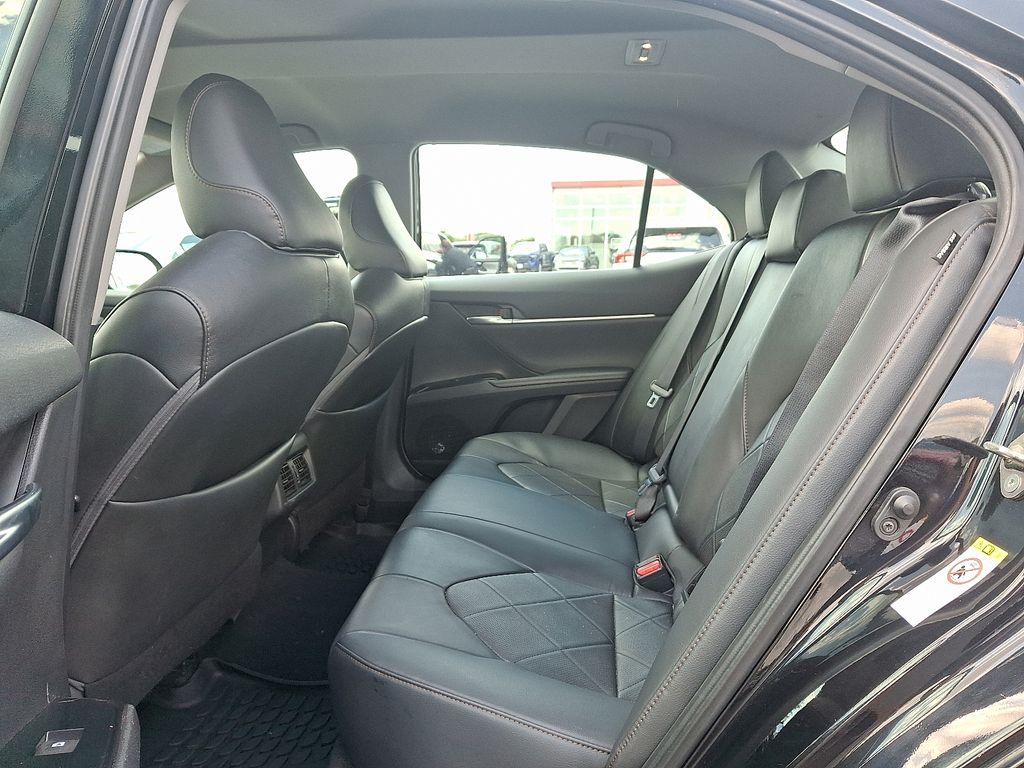 Thumbnail: 2019 Toyota Camry - 10