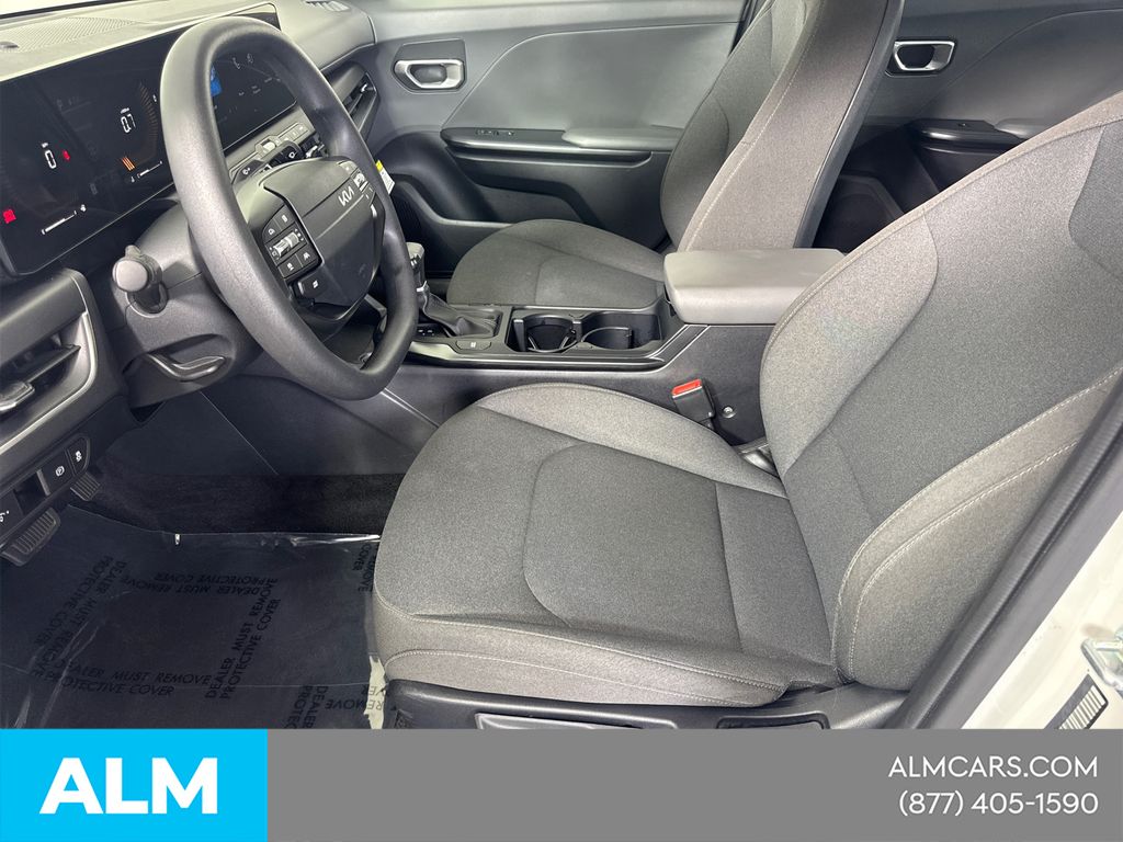 Used 2025 White Kia LXS image 12