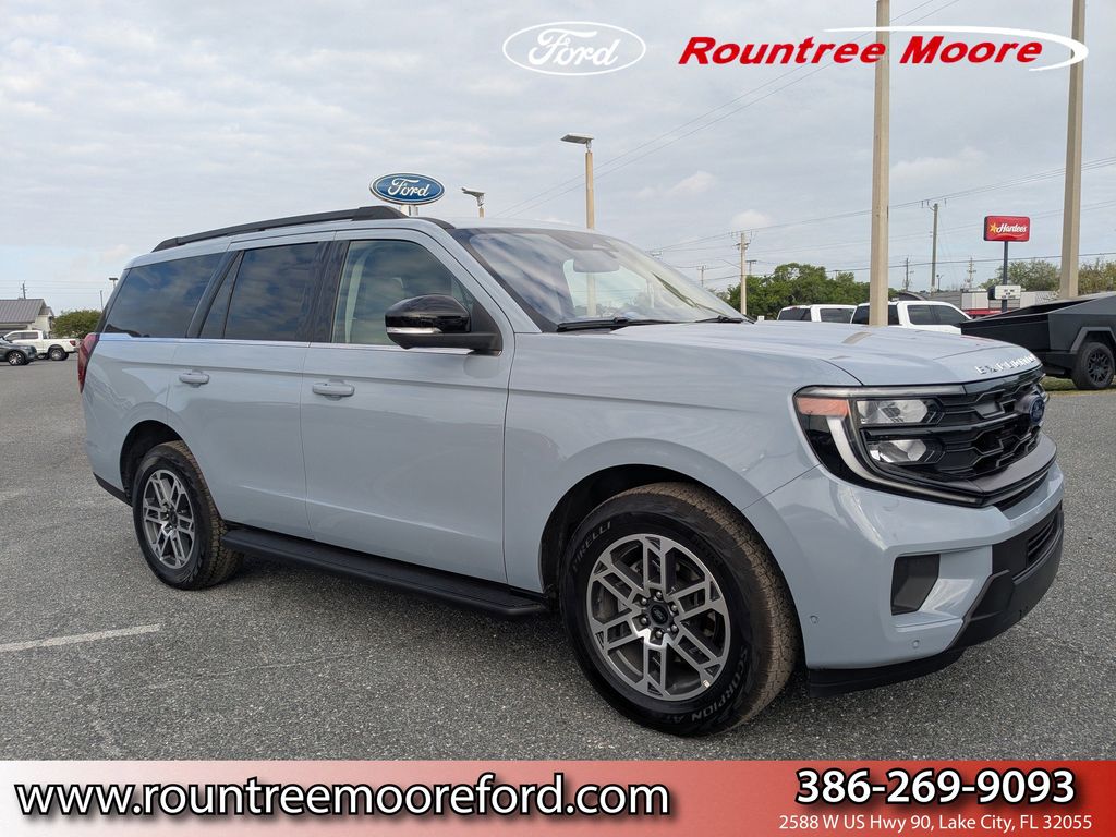 Gray Metallic 2025 Ford Expedition Active 4WD SUV / Crossover Four-Wheel Drive Automatic