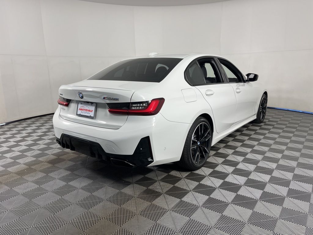 Thumbnail: 2024 BMW 3 Series - 15