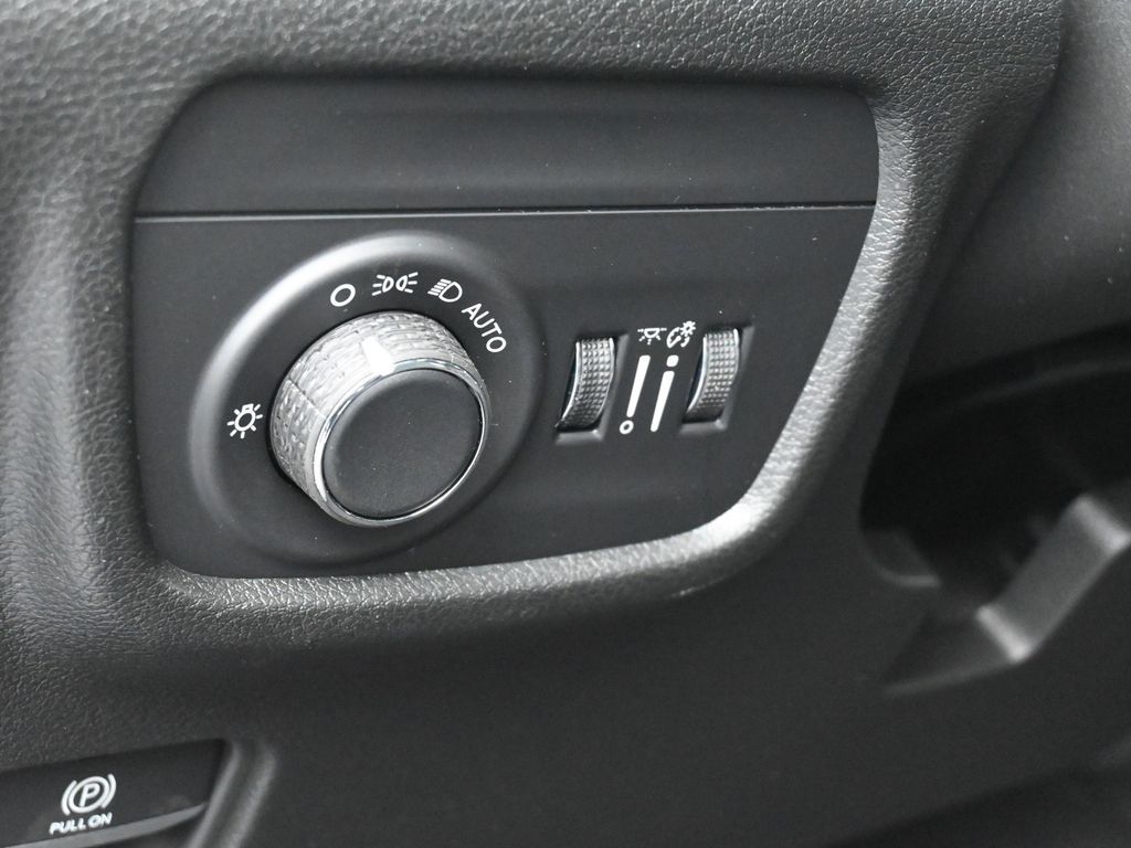 New 2025 Baltic Gray Metallic Clearcoat Jeep Altitude X image 15