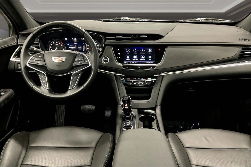 View vehicle photo 7