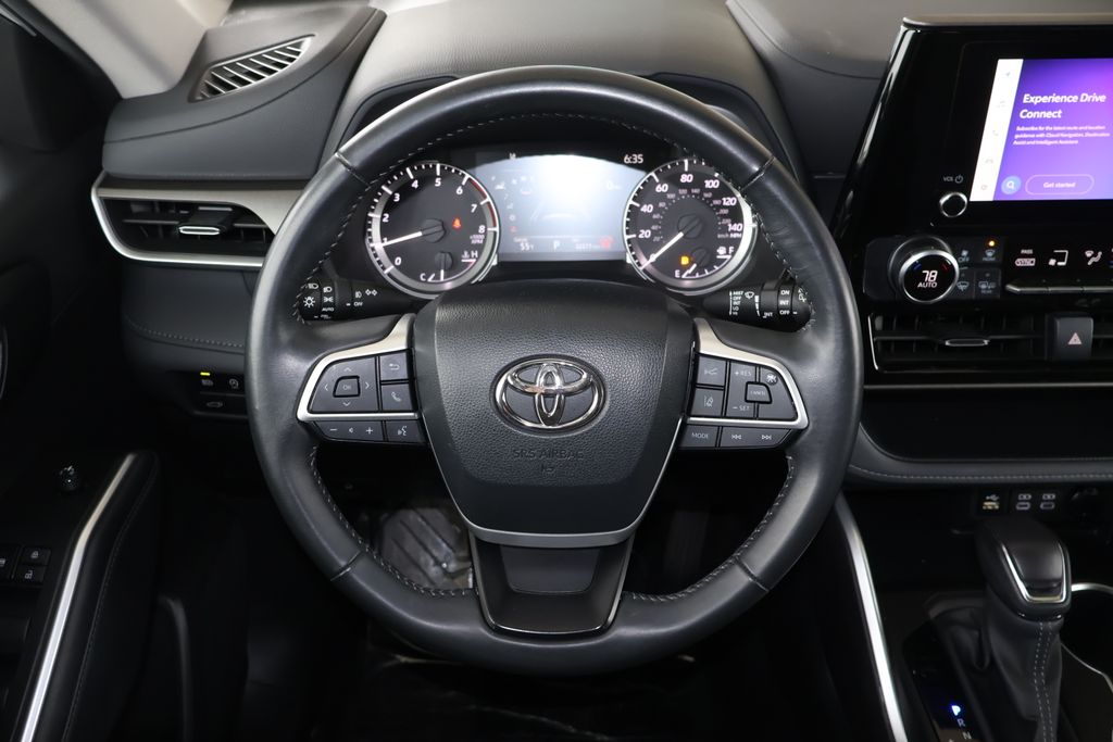2024 Toyota Highlander LE 11
