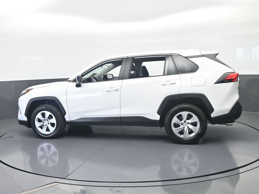 Used 2025 Ice Toyota LE image 3