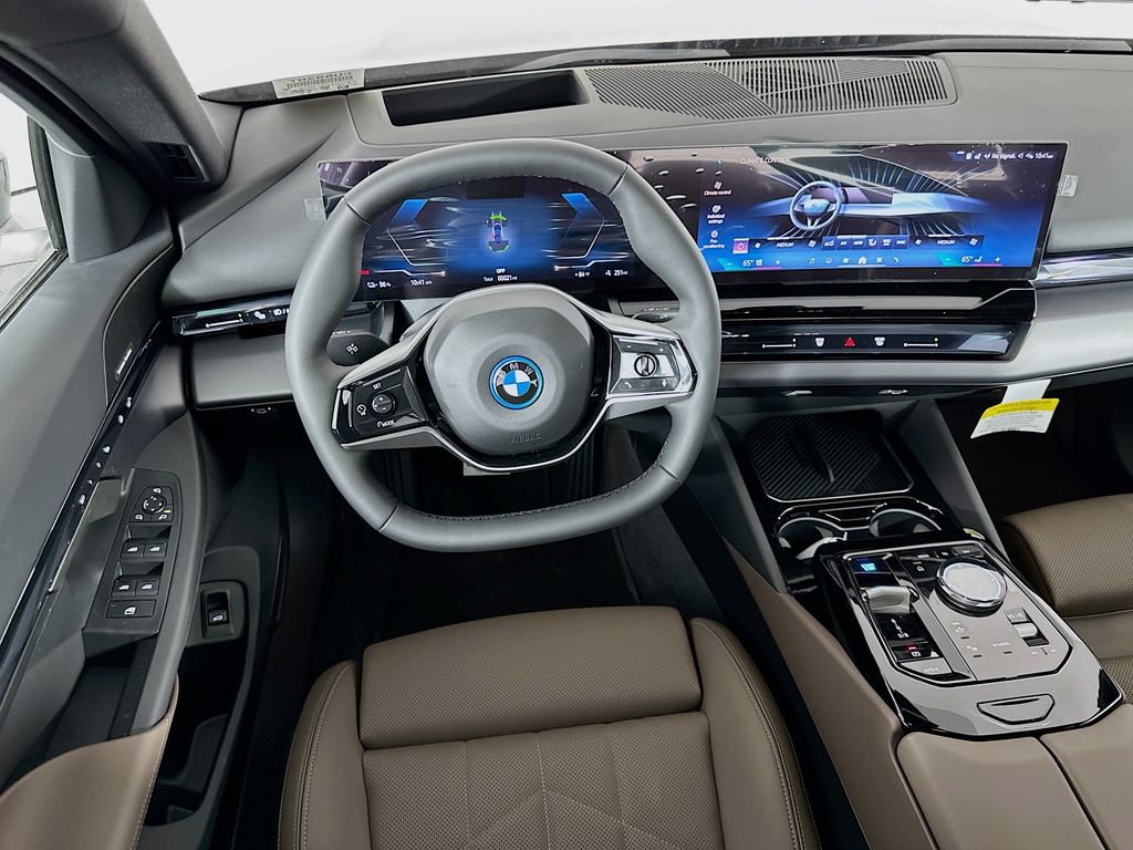 Thumbnail: 2025 BMW i5 - 19
