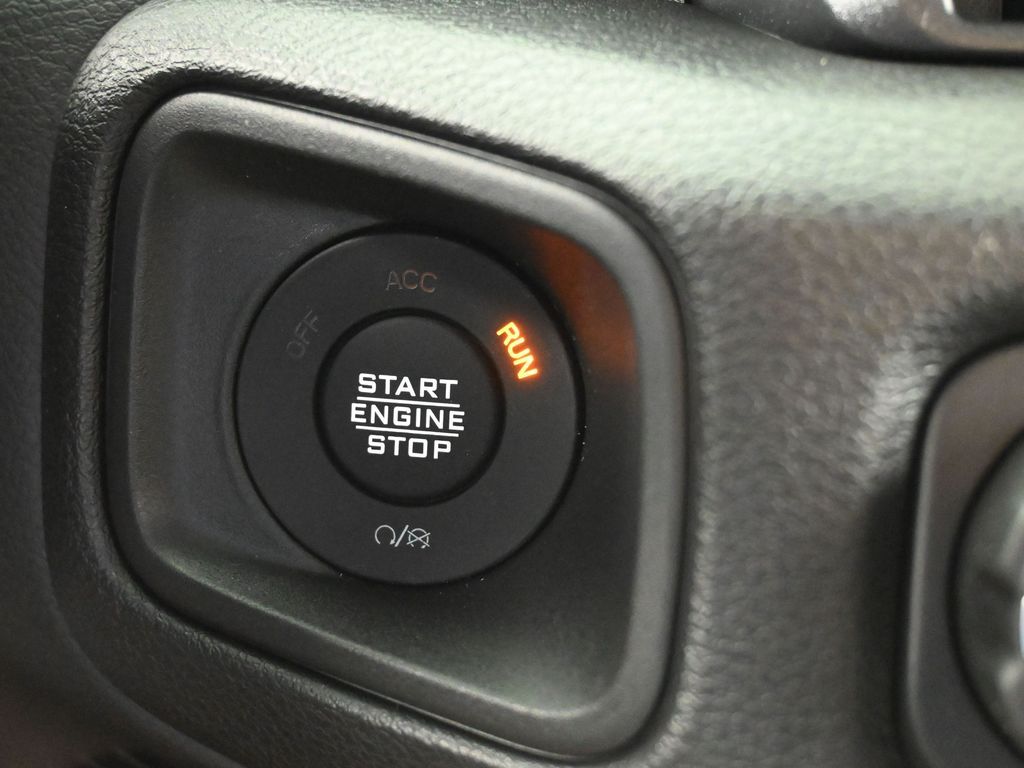 New 2026 Reign Jeep Sport image 24