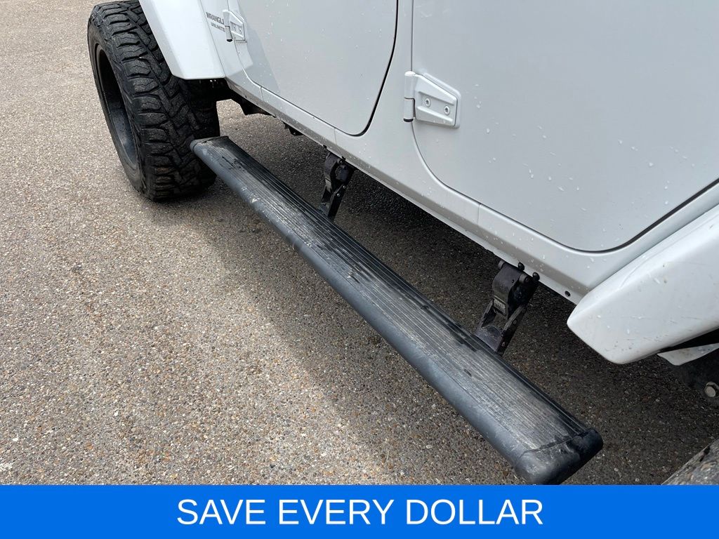 Used 2016 White/off-white Jeep Unlimited Rubicon image 19